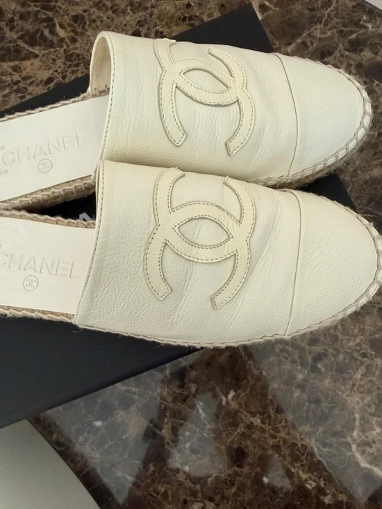 CHANEL Cream Leather Espadrille Mule Slides - Picture 3 of 7
